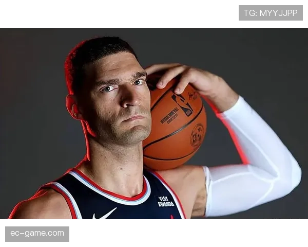 洛佩斯无球掩护制造错位，内线效率领跑全队